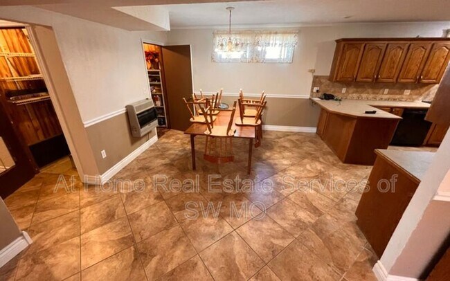 Foto del edificio - 226 Lilac Ln