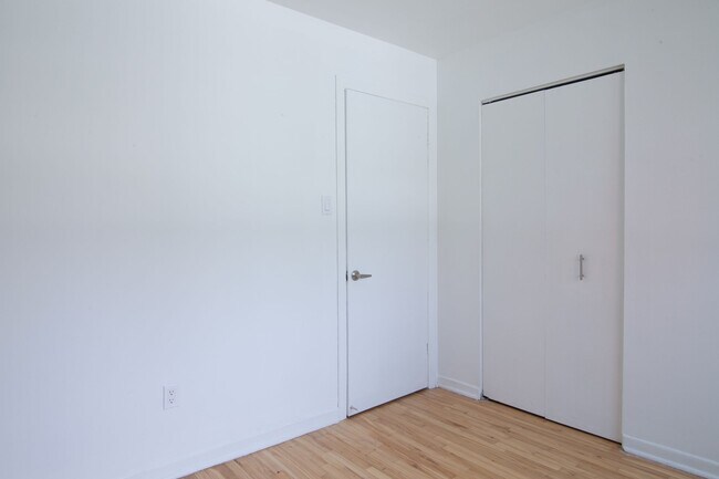 Photo du bâtiment - 735 Rue Gordon