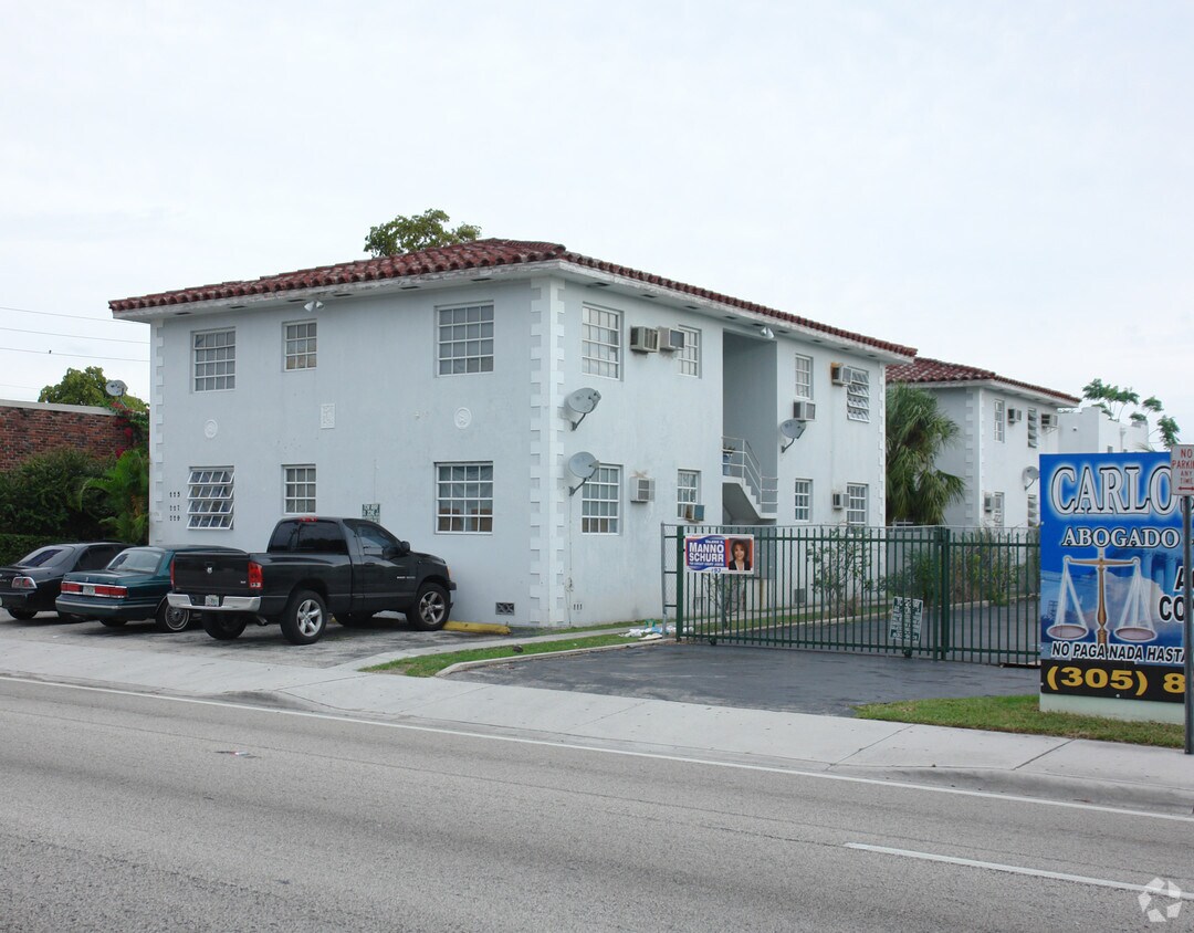 Building Photo - 225 SW 27th Ave