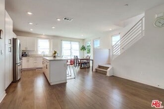 Building Photo - 2700 E Chaucer St