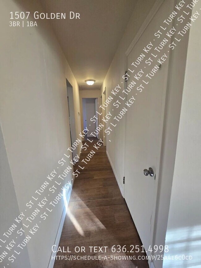 Foto del edificio - 1507 Golden Dr