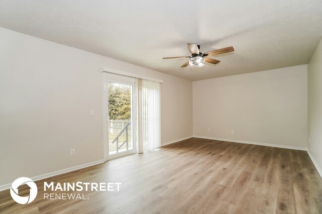 Building Photo - 6582 Cloverlawn Cir