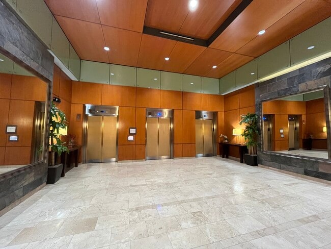 Foto del edificio - 208 W Washington St