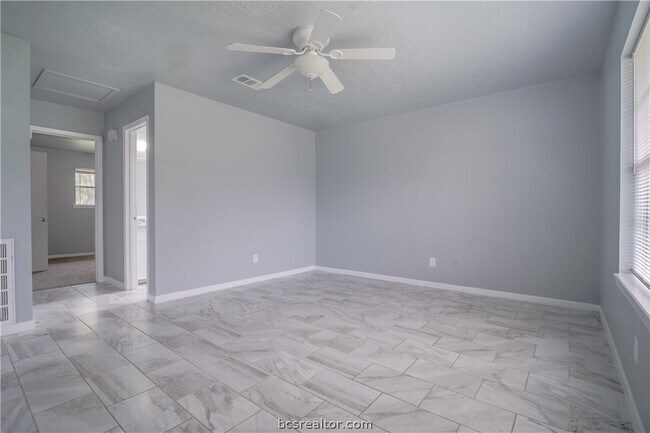 Foto del edificio - 1833 Wilde Oak Cir