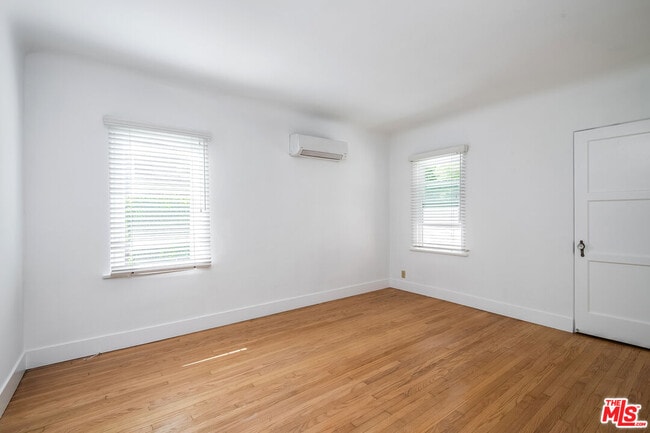 Building Photo - 4418 Brunswick Ave