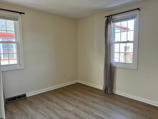 Building Photo - 7 Montvale St