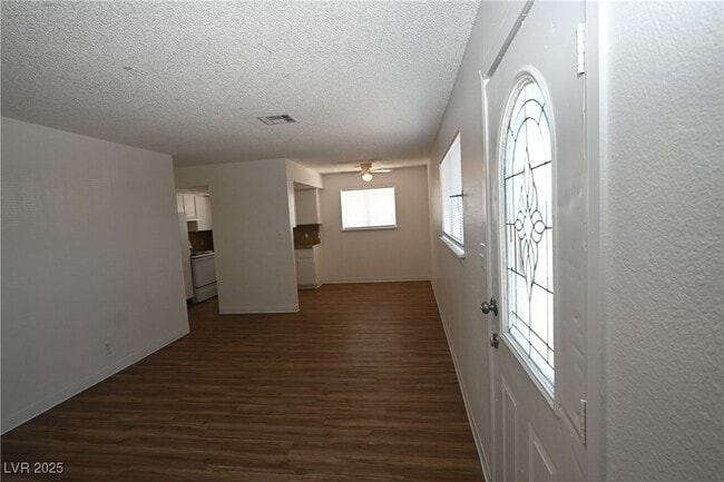 Building Photo - 2301 Stewart Ave