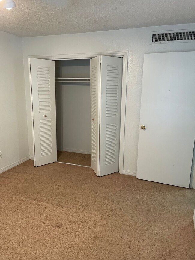 Foto del edificio - Ground Floor Two bedroom condo