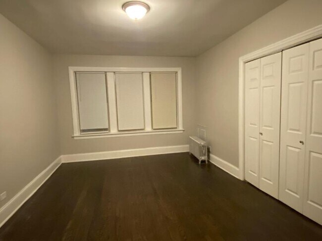 Foto del edificio - 2 bedroom in Chicago IL 60620