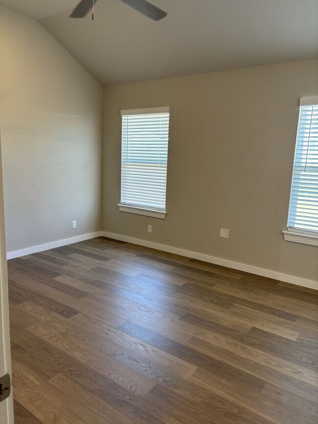 Foto del edificio - Brand New Duplex!