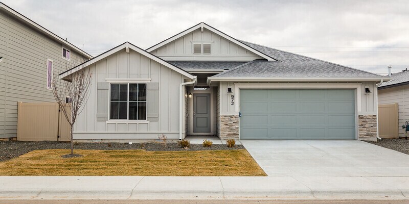 Primary Photo - 972 S Wavetrain Ave