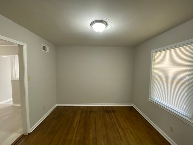 Building Photo - 1436 Lehr Dr - Available Now!