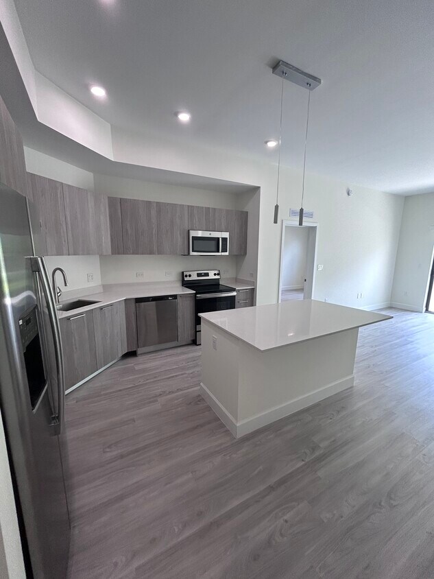 Foto principal - 10315 NW 129th St