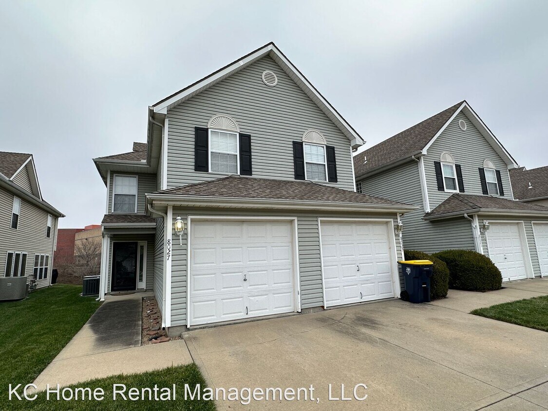 Primary Photo - 3 br, 2.5 bath House - 8027 N. Lawn Ave.