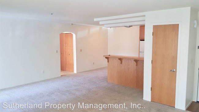 Building Photo - 681-697 Mikkelsen Dr