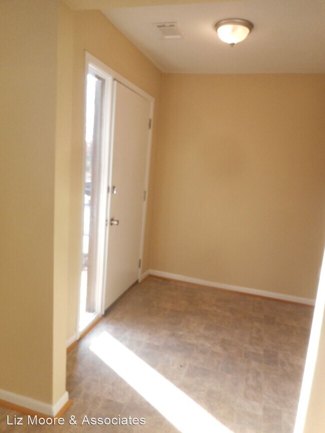 Foto del edificio - 3 br, 2.5 bath House - 115 Windsor Pines W...