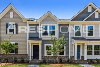 Building Photo - 8396 Waxhaw Hwy