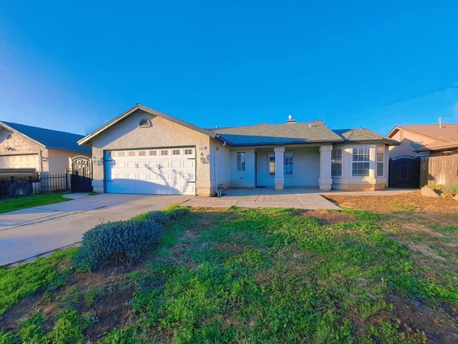 Building Photo - Move-In Special: First Month Free—Don’t Mi...