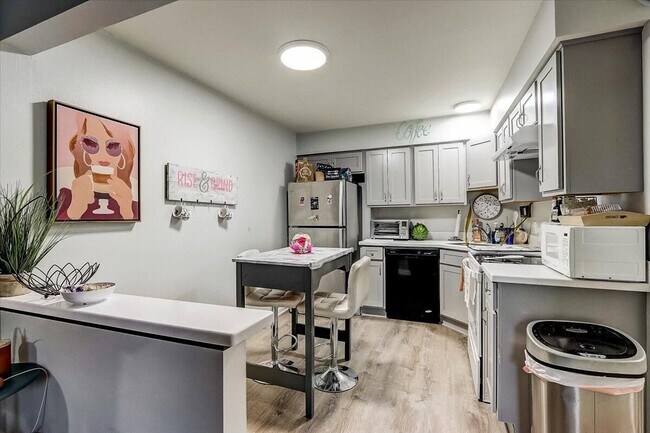 Foto del edificio - 827 S 84th St