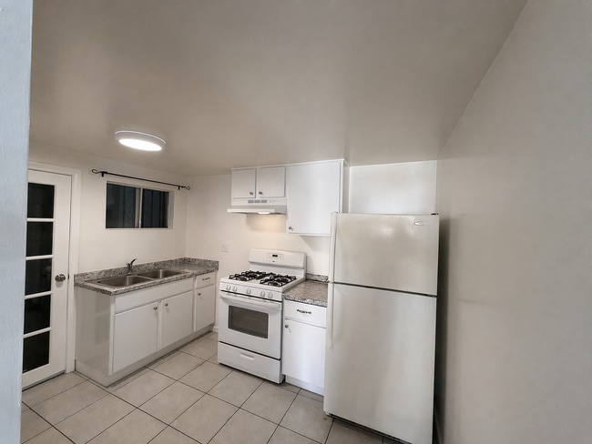 Building Photo - 1041 Geraghty Ave