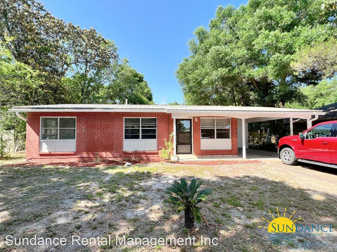 Primary Photo - 3 br, 1 bath House - 211 Coral Drive