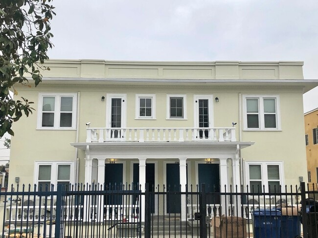 Building Photo - 254 S Alexandria Ave