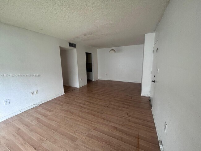 Building Photo - 7427 SW 152nd Ave