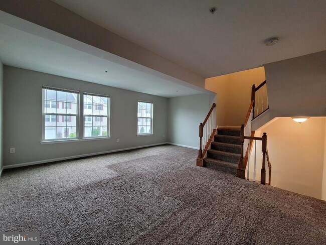 Building Photo - 111 Susan Cir