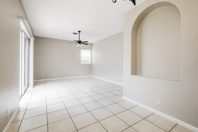 Building Photo - 103 SW 164th Ave
