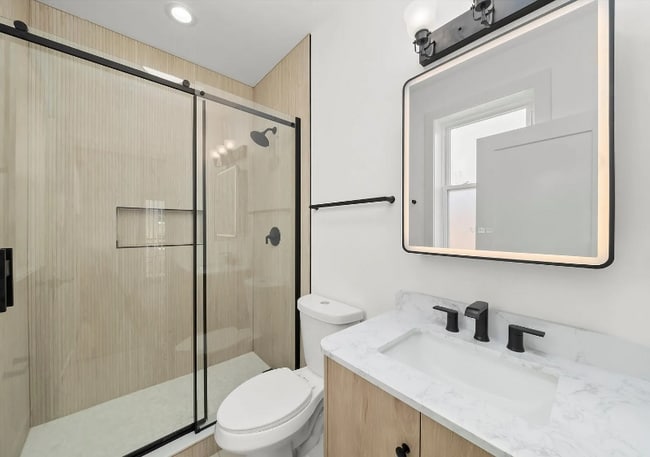 Building Photo - 2700 W Jackson Blvd