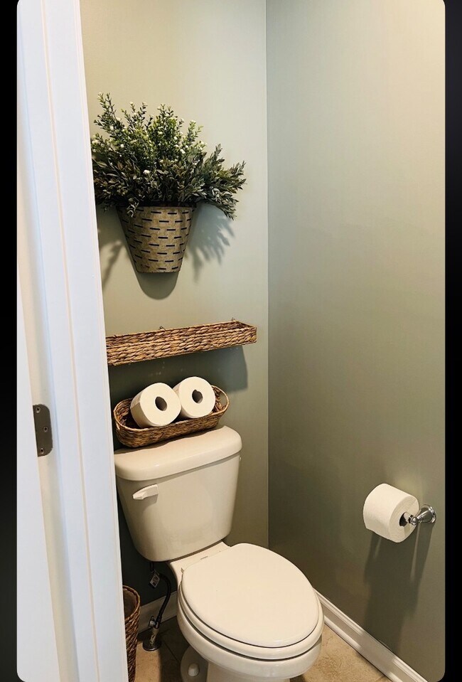 Building Photo - 410 Prestige Ct