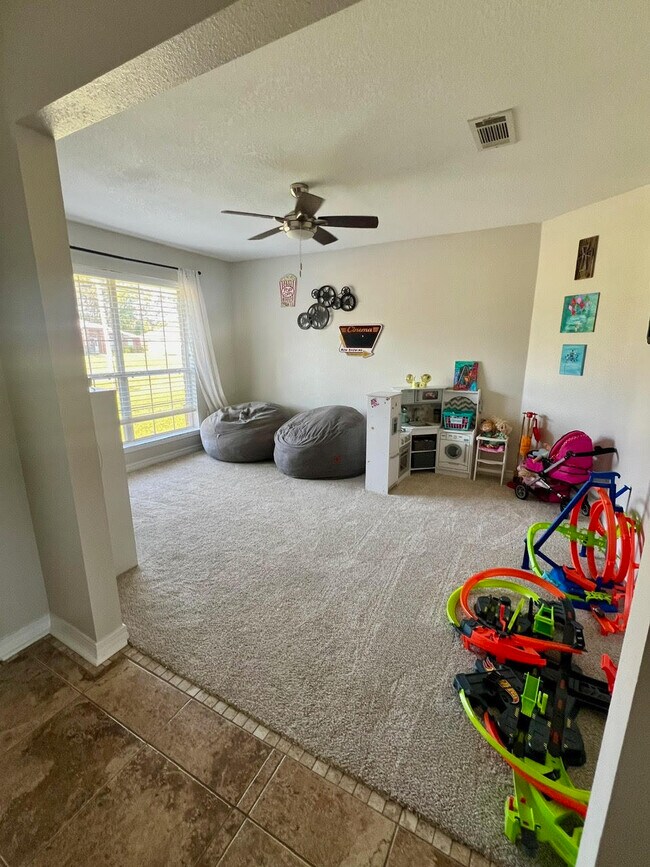 Foto del edificio - 6612 Redfield St