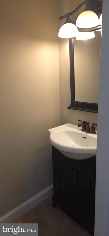 Foto del edificio - 7886 Marioak Dr