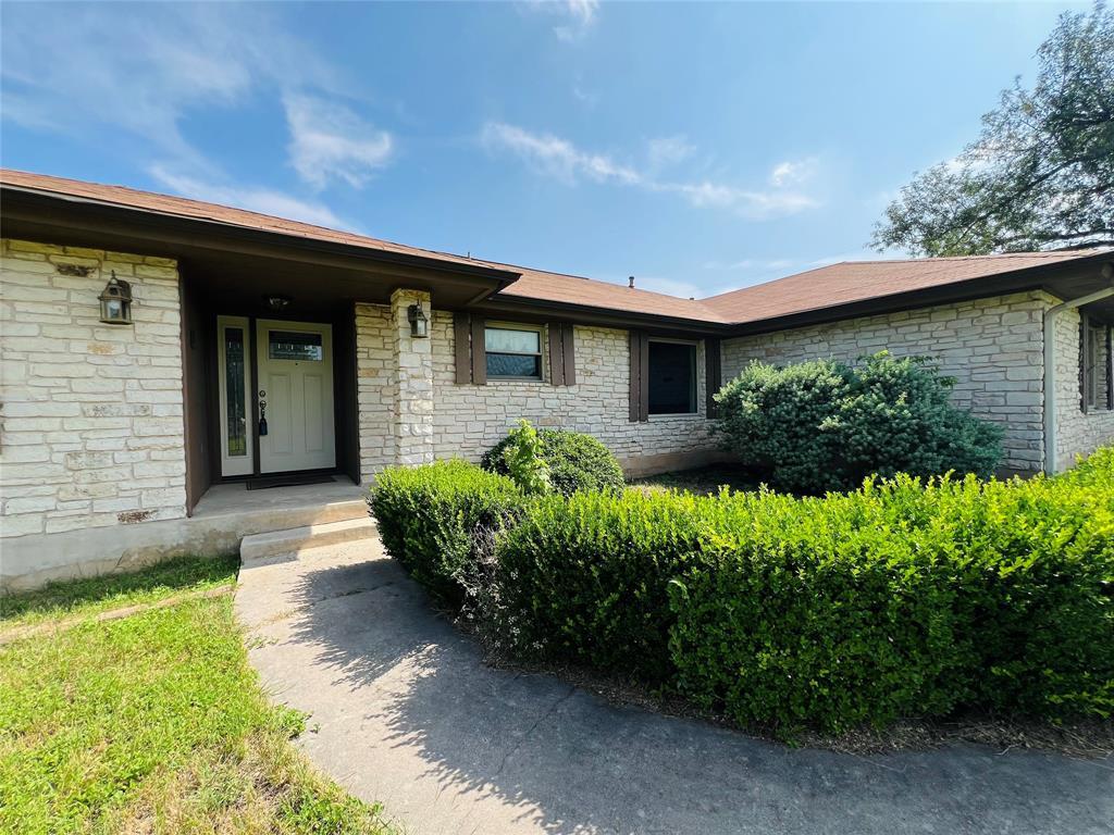 Primary Photo - 4001 Lone Oak Trail