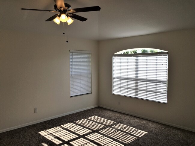 Building Photo - 8535 Quarter Horse Dr