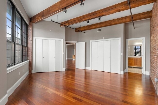 Foto del edificio - 126 N Washington St