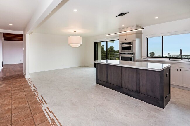 Building Photo - Exquisite Riviera Retreat w/ Ocean View - ...