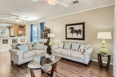 Foto principal - 340 Portsmouth Dr