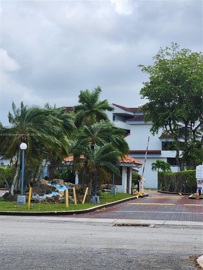 Foto del edificio - 8365 SW 152nd Ave