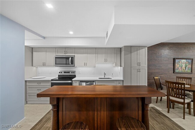 Foto del edificio - 833 Meadowland Dr