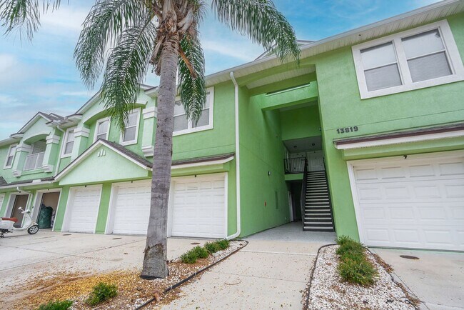 Building Photo - Lakefront Townhome