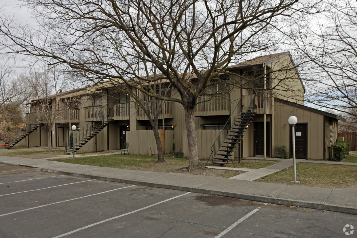 Primary Photo - Cleveland Apartments