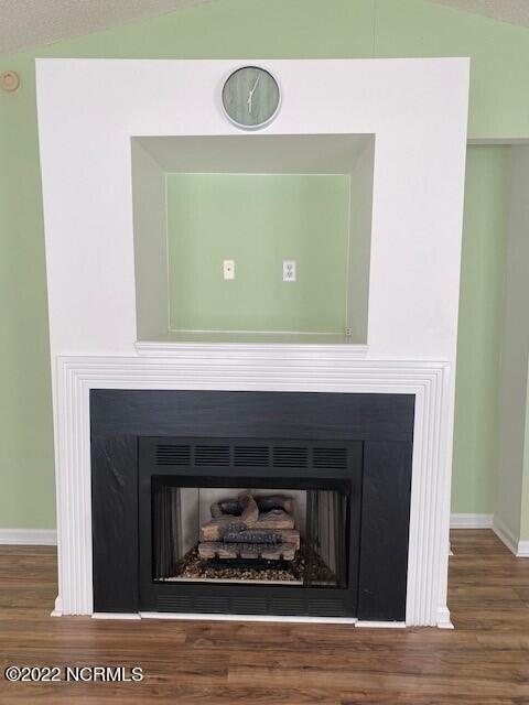 Foto del edificio - 1601 Willoughby Park Ct