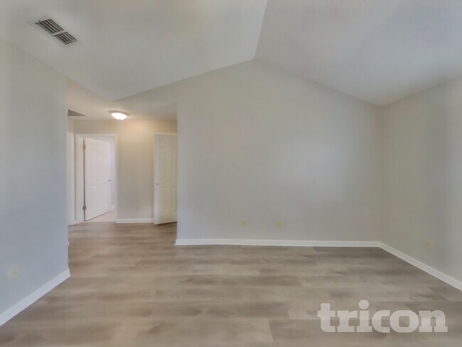 Building Photo - 2068 Manucy Ct