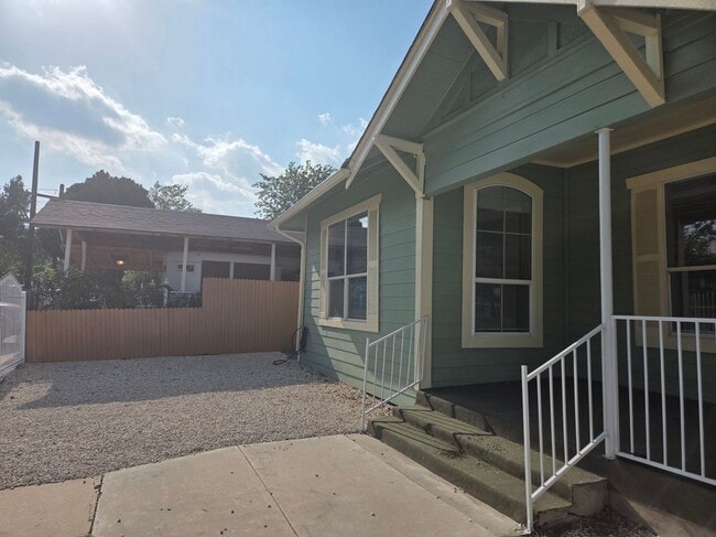 Foto del edificio - 219 Princeton Ave