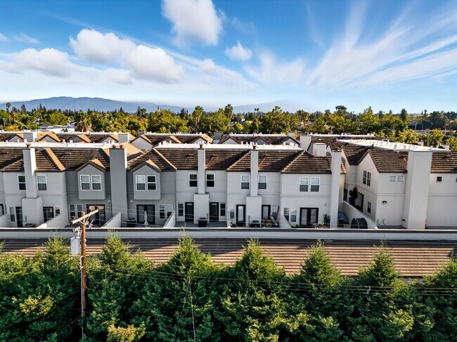 Foto del edificio - Stevens Creek Villas