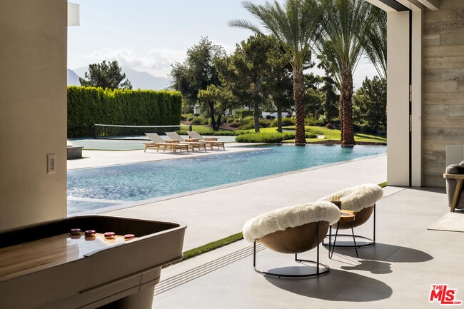 Foto del edificio - 52435 Ross Ave