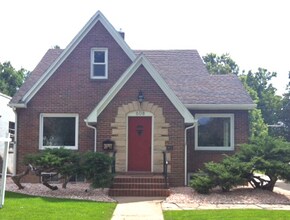 Building Photo - 608 S College Ave