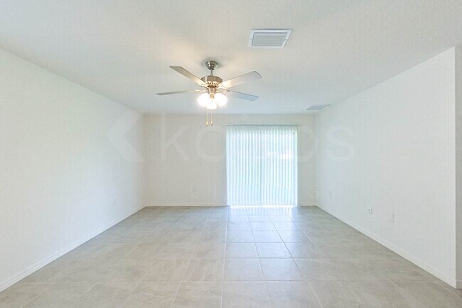 Foto del edificio - 8460 Indian Laurel Ln