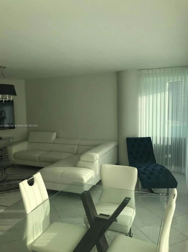 Foto del edificio - 16400 Collins Ave